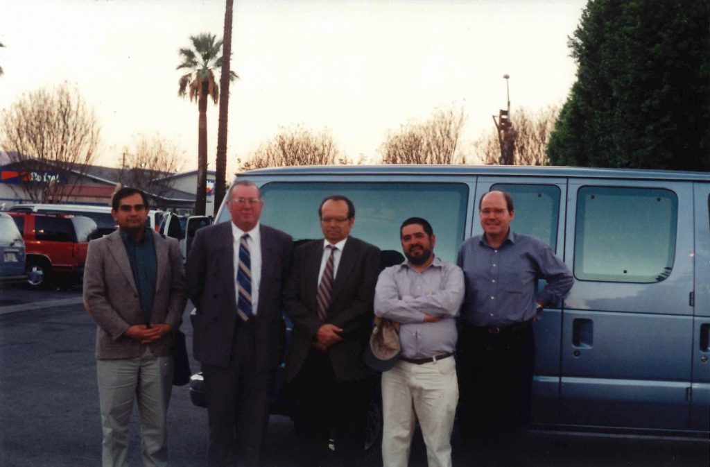 Comitiva de gestión en la Universidad de California en Riverside. De izquierda a derecha, los doctores: Jesús Paniagua, Javier Mendieta, Salomón Bartnicki, Horacio de la Cueva y Jaime Farber.